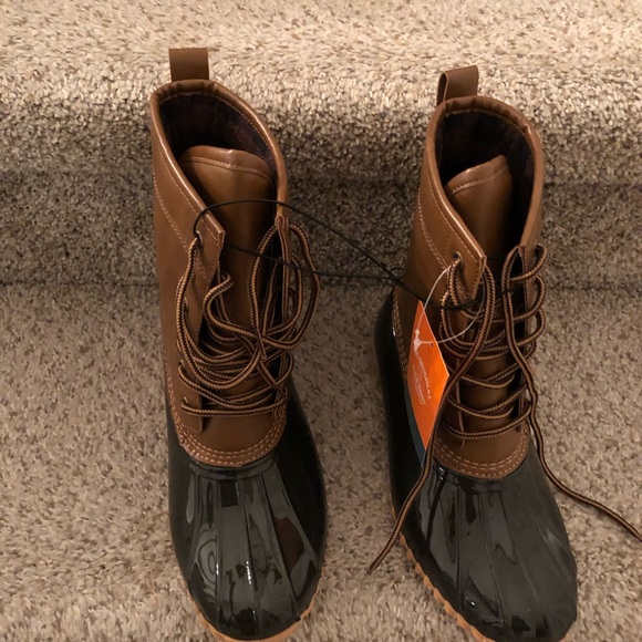 NWT SIZE 6.5 WOMEN'S DUCK BOOT - Picture 3 of 4